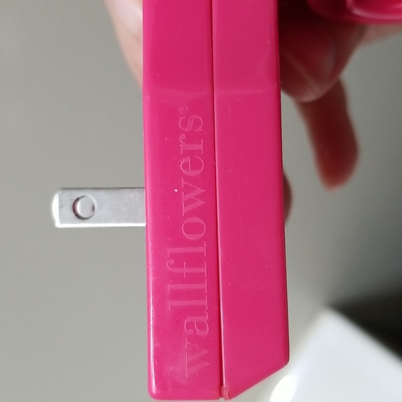 B&BW Rare Limited Edition Ladybug Wallflower Plugable Home Fragrance Diffuser - Picture 2 of 5